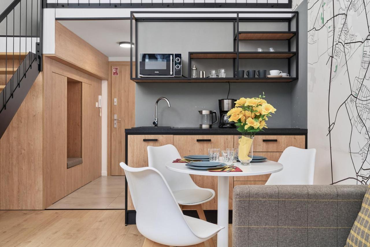 Mezzanine Studio Apartments Zarembowicza Wroclaw Airport By Renters 外观 照片