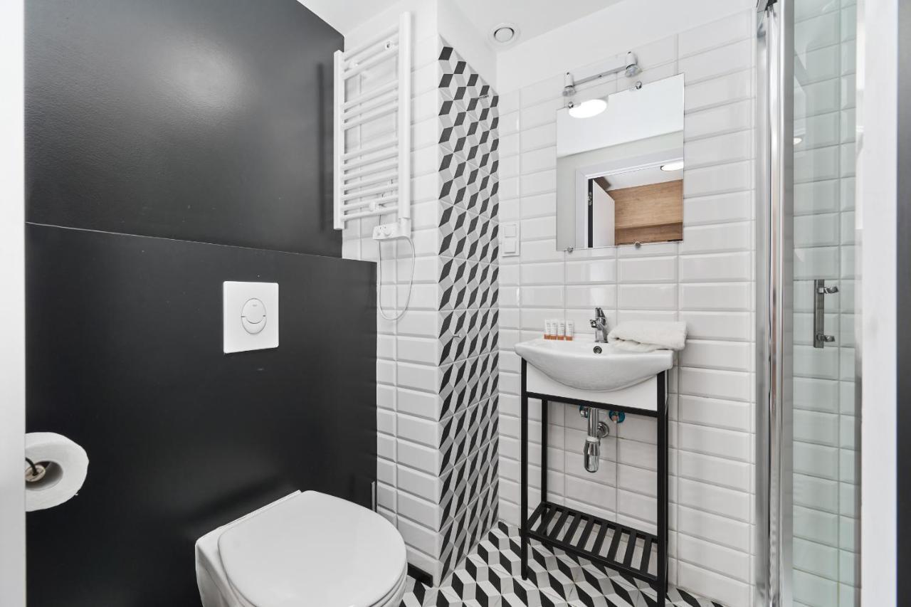 Mezzanine Studio Apartments Zarembowicza Wroclaw Airport By Renters 外观 照片