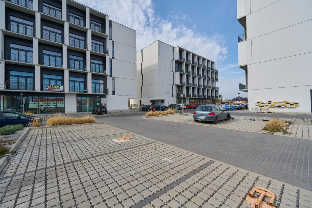 Mezzanine Studio Apartments Zarembowicza Wroclaw Airport By Renters 外观 照片