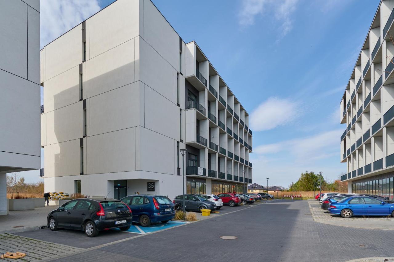 Mezzanine Studio Apartments Zarembowicza Wroclaw Airport By Renters 外观 照片