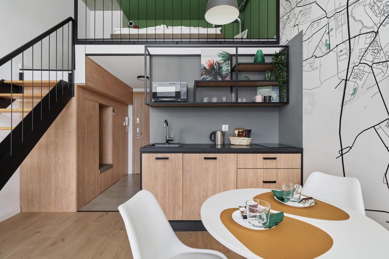 Mezzanine Studio Apartments Zarembowicza Wroclaw Airport By Renters 外观 照片