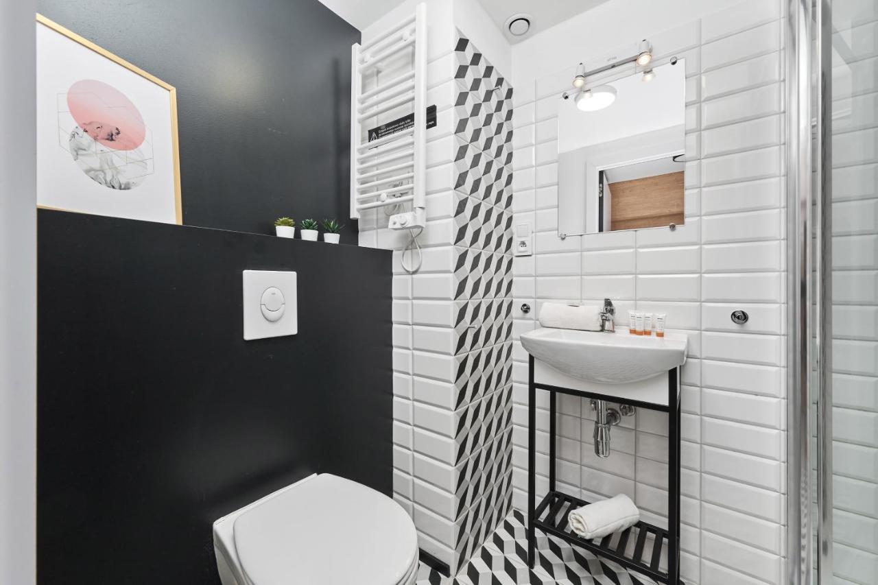 Mezzanine Studio Apartments Zarembowicza Wroclaw Airport By Renters 外观 照片
