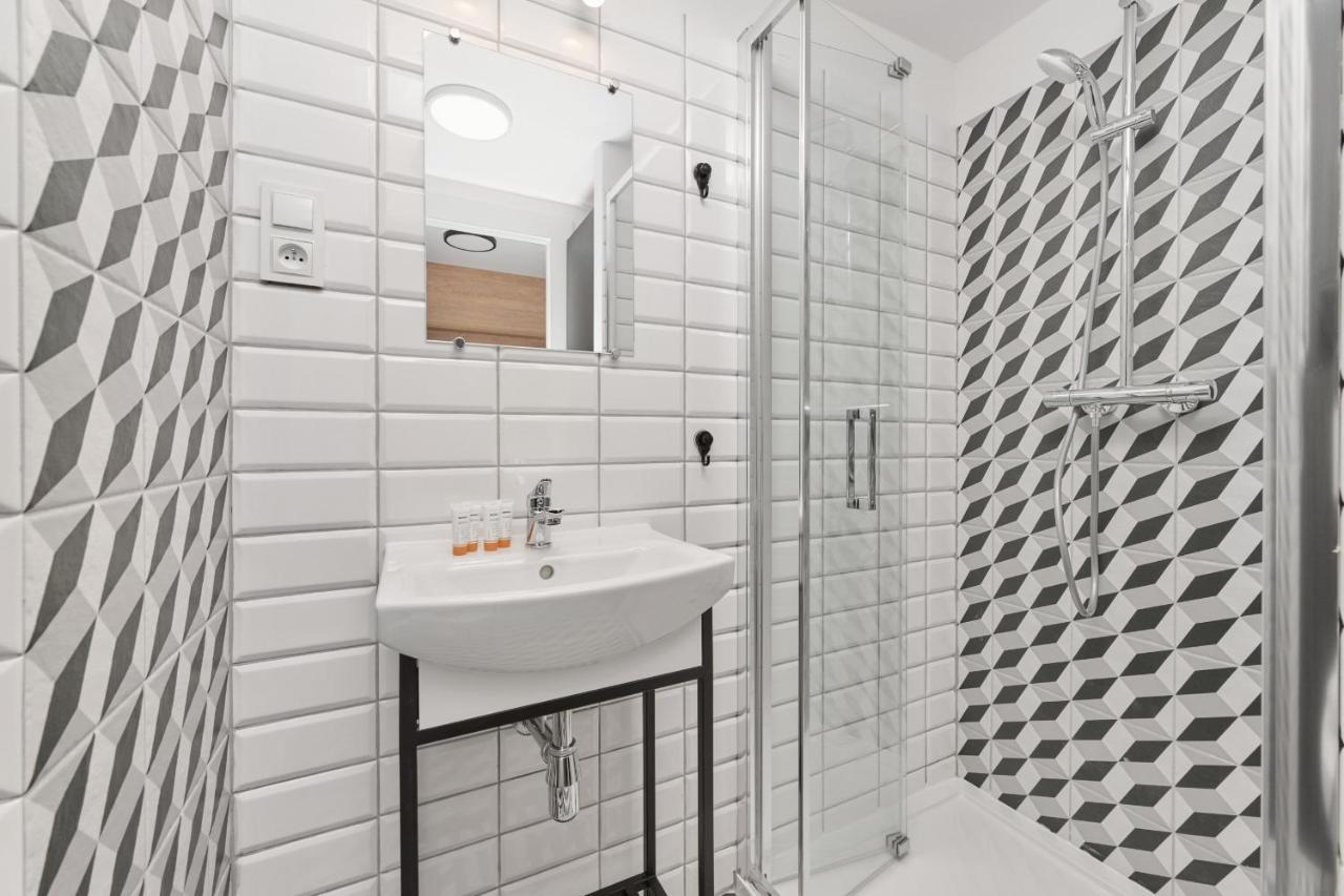 Mezzanine Studio Apartments Zarembowicza Wroclaw Airport By Renters 外观 照片